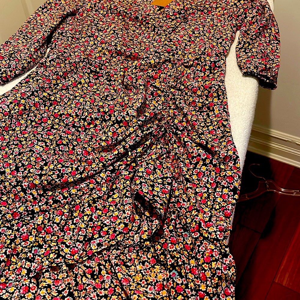 NWT Spring Garden Black/Floral Ruched Mindi Dress XLT “Calling all Tall Gals” - Picture 2 of 12
